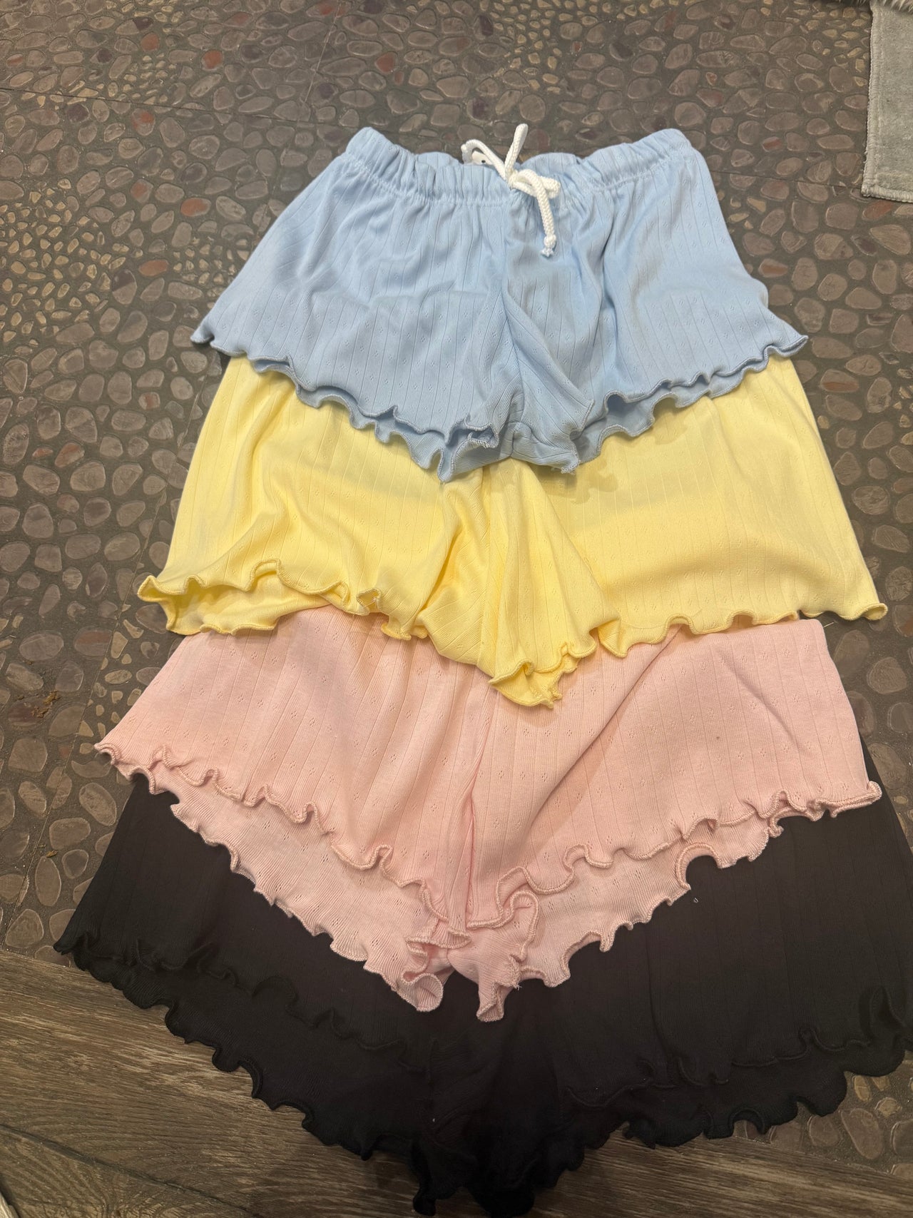 pointelle solid short