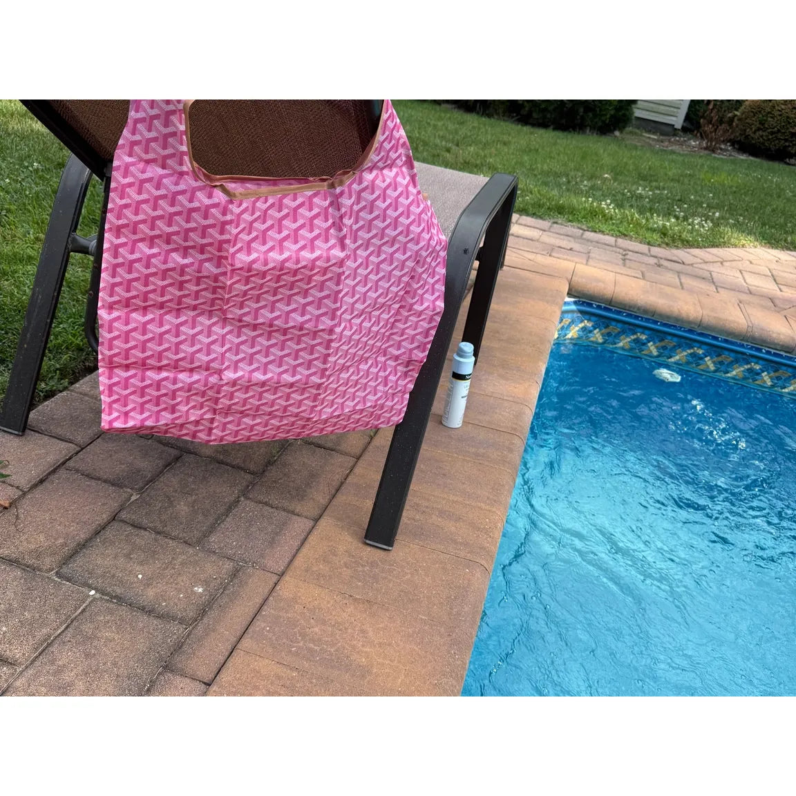 Everyone's Favorite Reusable Shopping / Beach Bag